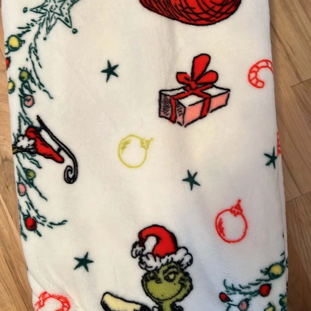 Grinch Dr. Seuss Christmas Oversized Throw Blanket - NWT